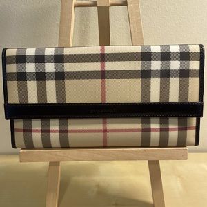 Burberry full size wallet